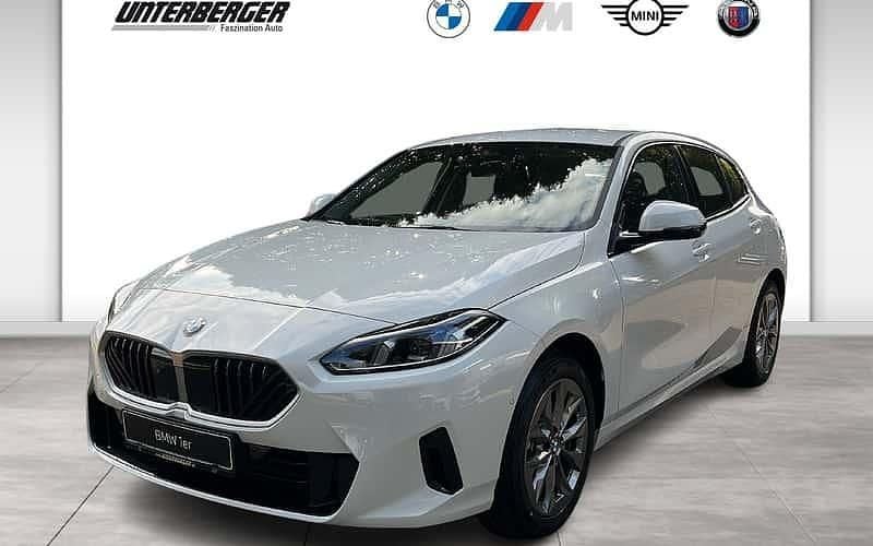 Weiß Neu 2025 BMW 120 Shadowline Kleinwagen | 34.990 € (Superpreis) - Bild 1/4