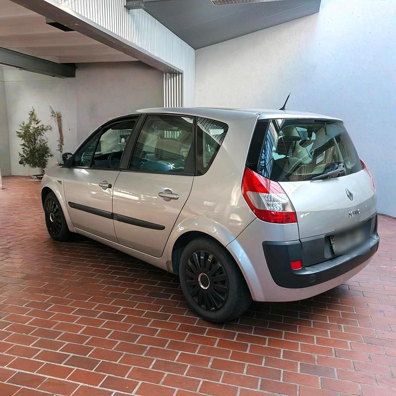 Silber Gebraucht 2006 Renault Scénic II Van / Kleinbus | 1.800 € (Etwas zu teuer) - Bild 1/4