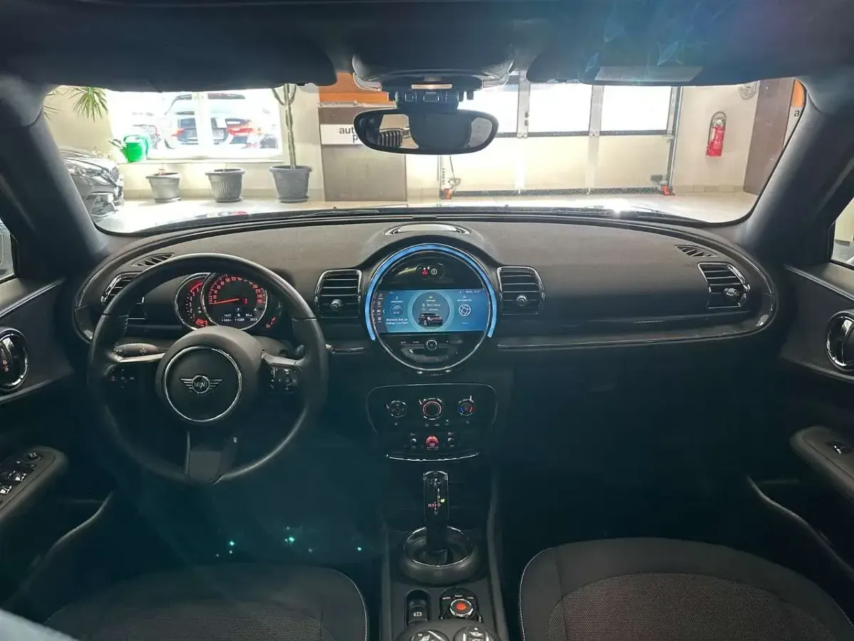 Gebraucht Mini One Clubman 116 PS (85 kW) 2021 Midnight black metallic Kombi