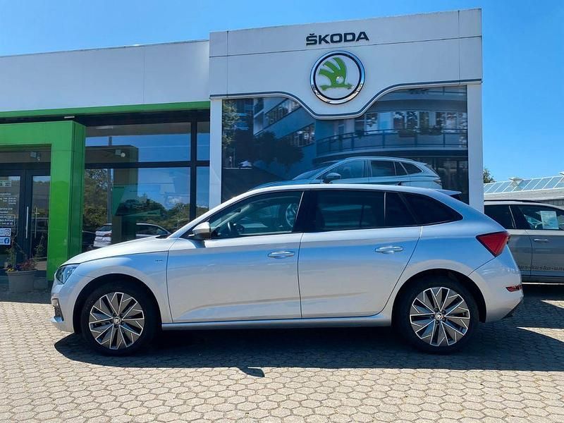 Gebraucht Skoda Scala Tour 110 PS (80 kW) 2022 Silber metallic Kleinwagen