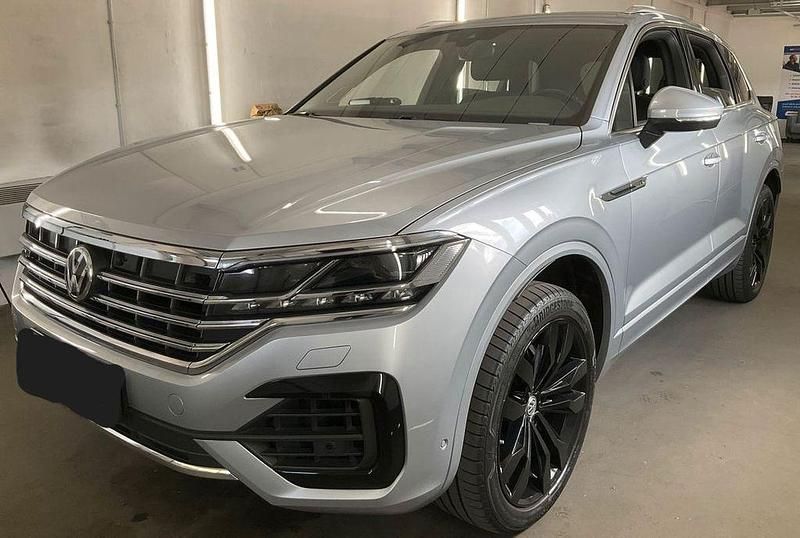 Silber Gebraucht 2019 VW Touareg R-line SUV | 38.999 € (Guter Preis) - Bild 1/4