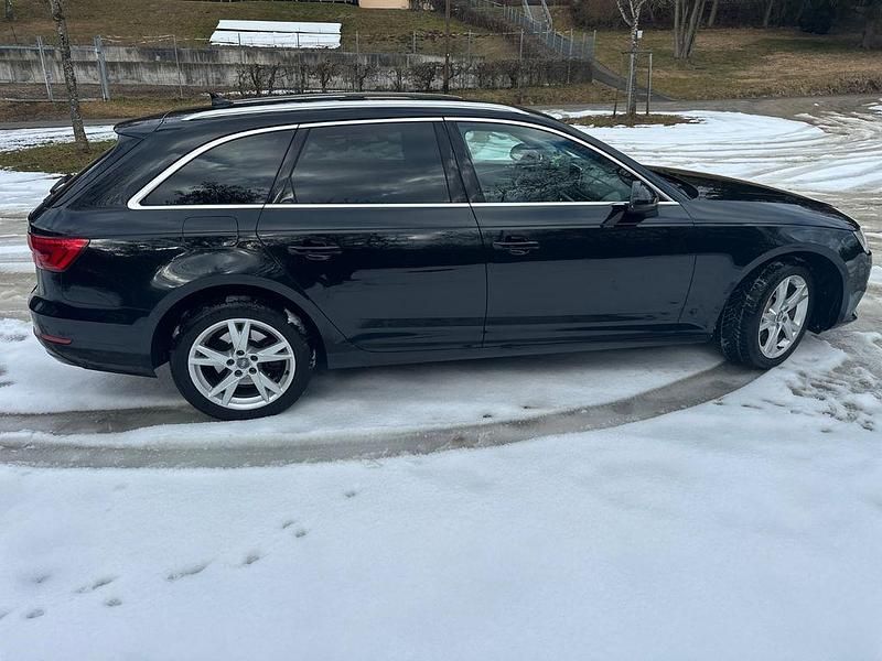 Gebraucht Audi A4 Ambiente 218 PS (160 kW) 2017 Schwarz Kombi