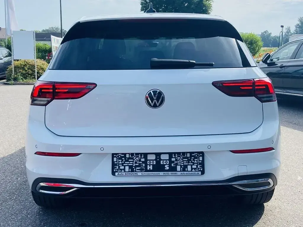 Gebraucht VW Golf VIII Active 204 PS (150 kW) 2022 Weiß Limousine