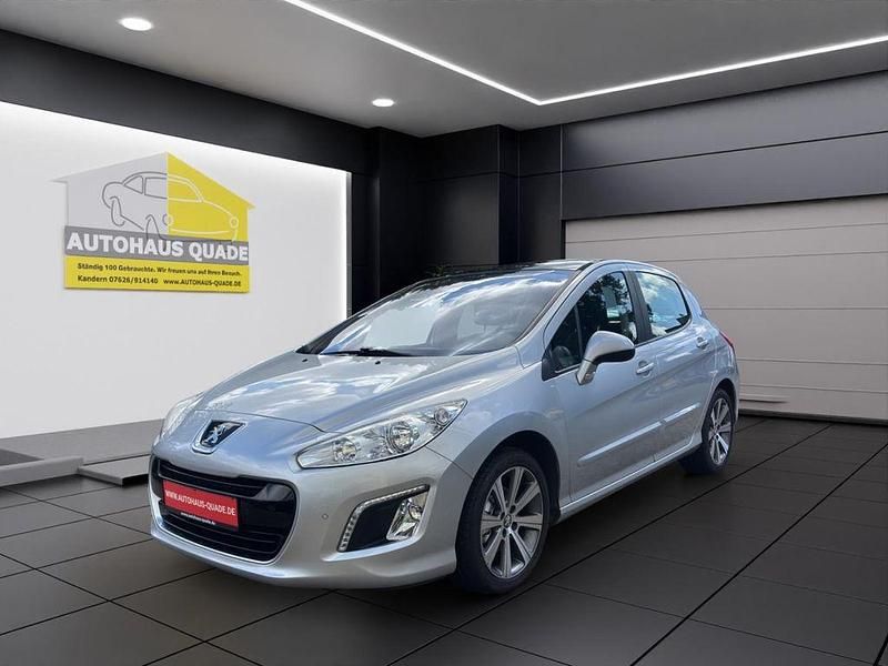 Silber Gebraucht 2013 Peugeot 308 Allure Limousine | 8.999 € - Bild 1/4
