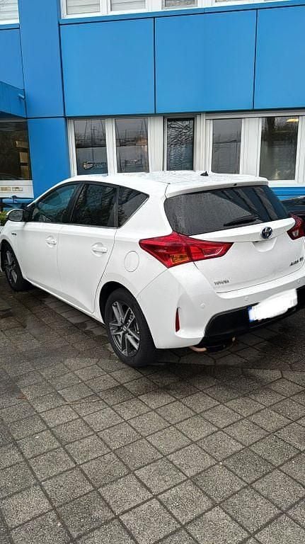 Gebraucht Toyota Auris 136 PS (100 kW) 2014 Weiß Limousine