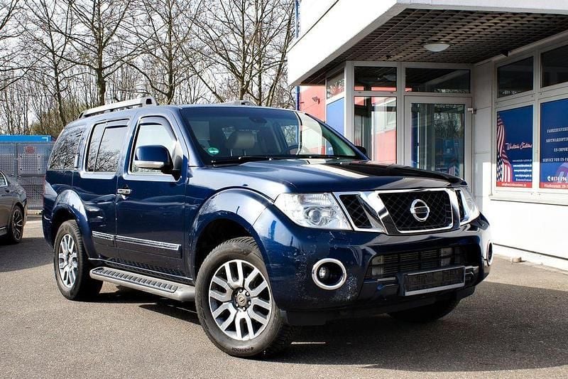 Second-hand Nissan Pathfinder 231 CP (169 kW) 2010 Albastru SUV