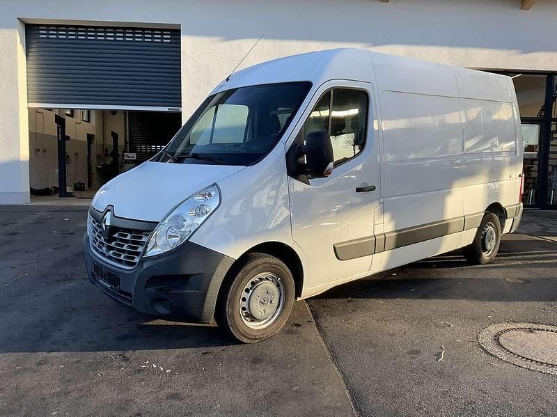 Second-hand Renault Master 110 CP (80 kW) 2018 Alb Monovolum