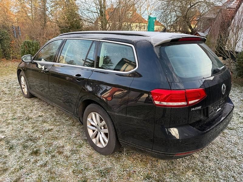 Schwarz Gebraucht 2019 VW Passat Comfortline Kombi | 8.000 € (Superpreis) - Bild 1/4