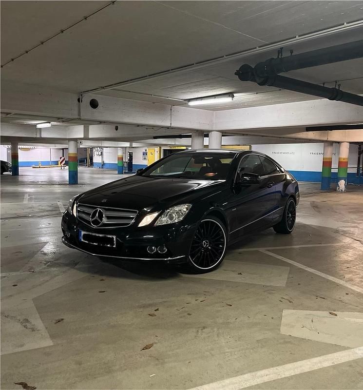 Gebraucht 2010 Mercedes E200 Coupé | 7.999 € (Guter Preis) - Bild 1/4