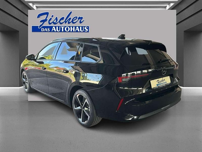Neu Opel Astra 131 PS (96 kW) 2025 Lackierung schwarz perla nera/ Kombi