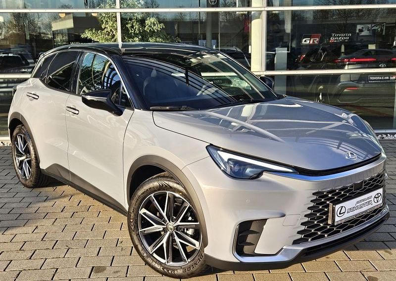 Neu Lexus LBX 136 PS (100 kW) 2025 Manhattangrauschwarz metallic SUV