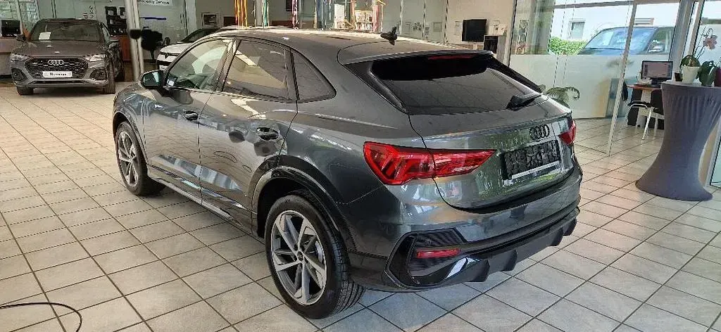 Gebraucht Audi Q3 Sportback S-Line 190 PS (139 kW) 2025 Daytonagrau perleffekt SUV