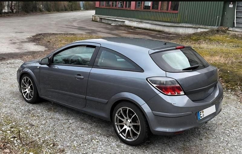 Gebraucht Opel Astra GTC 140 PS (102 kW) 2006 Grau Coupé