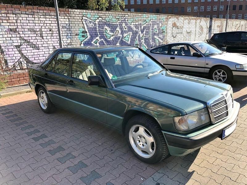 Gebraucht Mercedes 190 132 PS (97 kW) 1990 Limousine