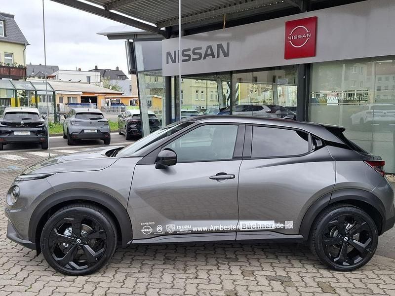 Grau Gebraucht 2025 Nissan Juke Tekna SUV | 32.990 € - Bild 1/4