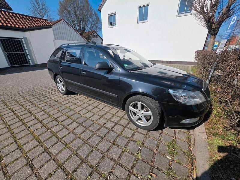 Gebraucht Skoda Octavia 105 PS (77 kW) 2013 Schwarz Kombi