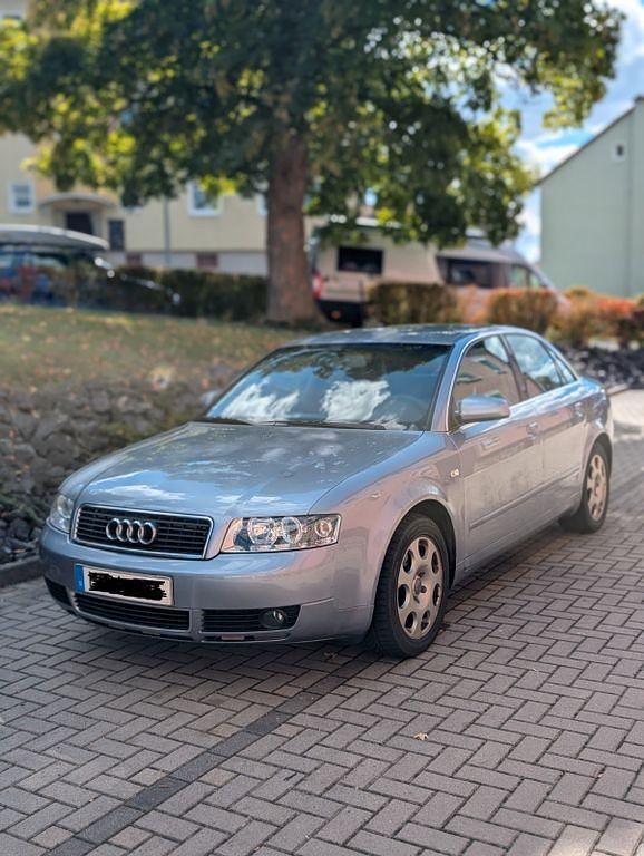 Silber Gebraucht 2003 Audi A4 Limousine | 2.499 € (Fairer Preis) - Bild 1/4