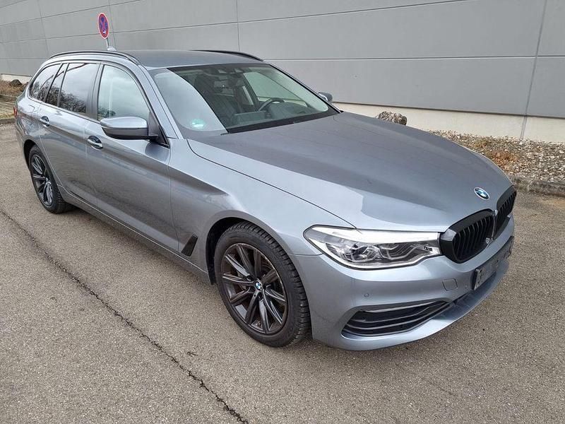 Gebraucht BMW 540 Sport Line 340 PS (250 kW) 2017 Grau Kombi