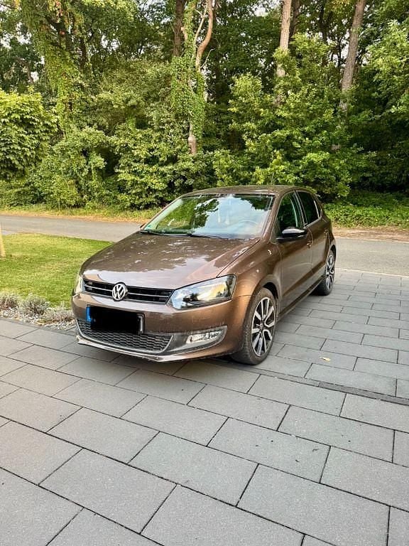 Braun Gebraucht 2011 VW Polo Style Limousine | 6.800 € (Guter Preis) - Bild 1/4