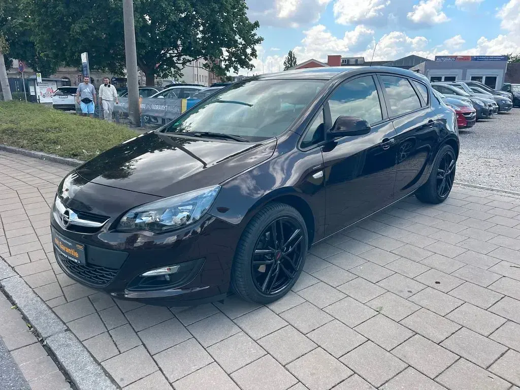 Gebraucht Opel Astra Style 140 PS (102 kW) 2015 Braun Limousine