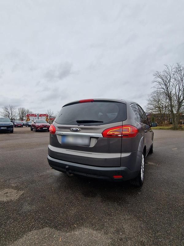 Gebraucht Ford S-MAX S 163 PS (119 kW) 2012 Braun Van / Kleinbus