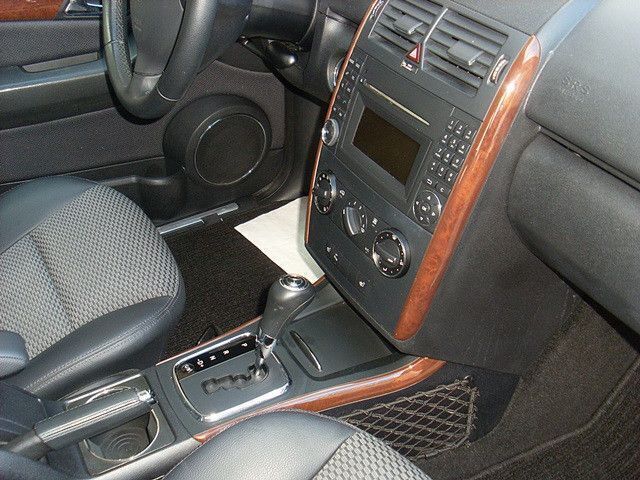 Gebraucht Mercedes A160 Elegance 95 PS (69 kW) 2010 Schwarz Limousine