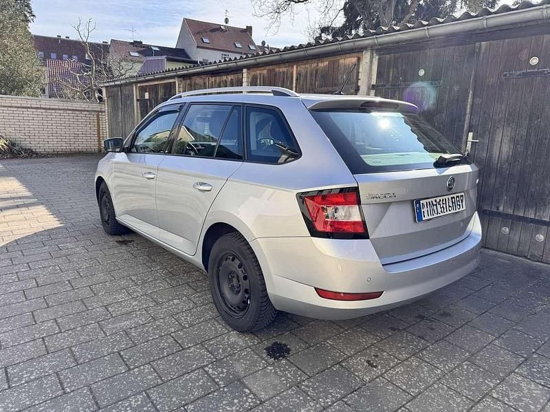 Gebraucht Skoda Fabia Style 95 PS (69 kW) 2019 Grau Kombi