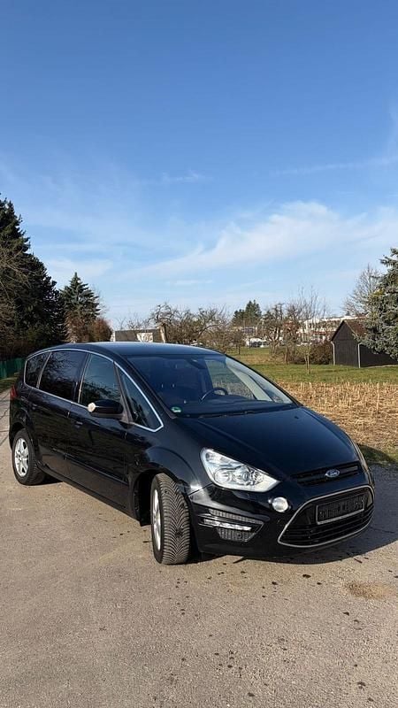 Gebraucht Ford S-MAX Titanium 140 PS (102 kW) 2014 Schwarz Van / Kleinbus