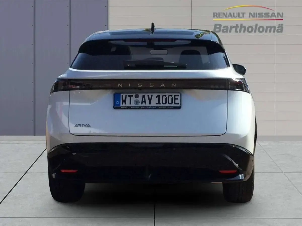 Gebraucht Nissan Ariya Evolve 177 kW (242 PS) 2025 Pearl white/pearl black SUV