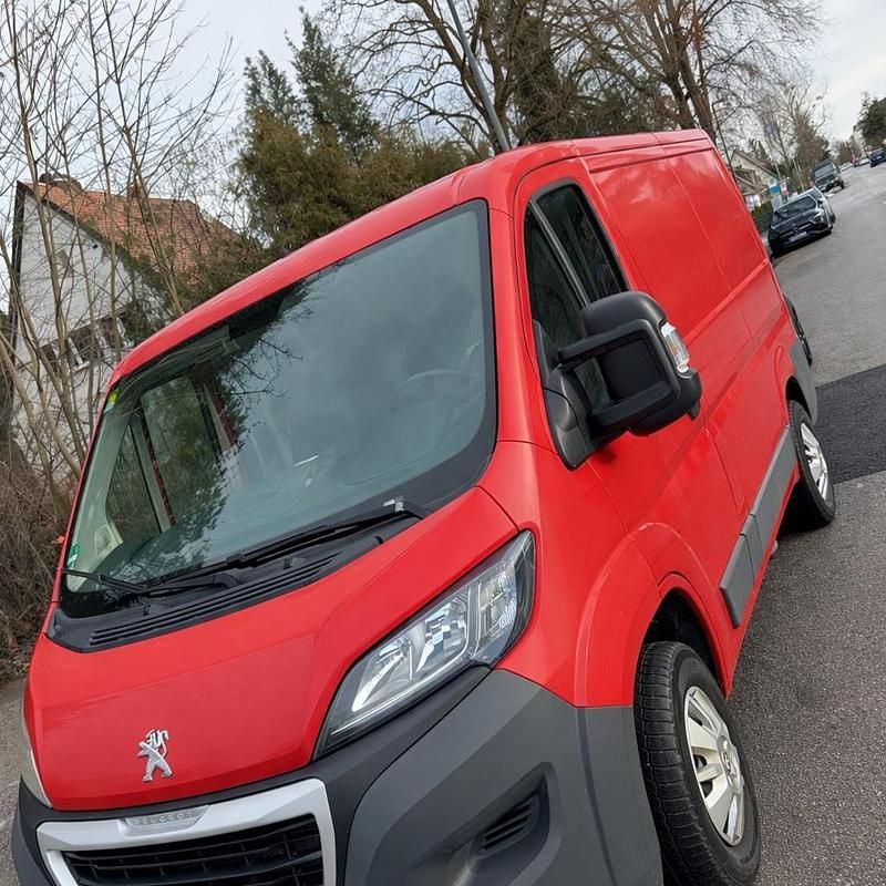 Rot Gebraucht 2016 Peugeot Boxer Van | 8.500 € - Bild 1/4