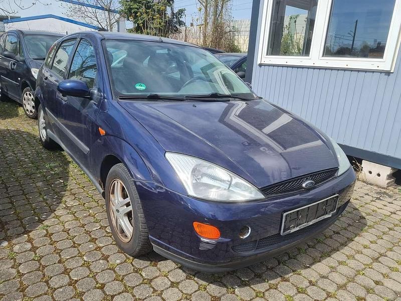Gebraucht Ford Focus Trend 101 PS (74 kW) 2001 Blau Limousine
