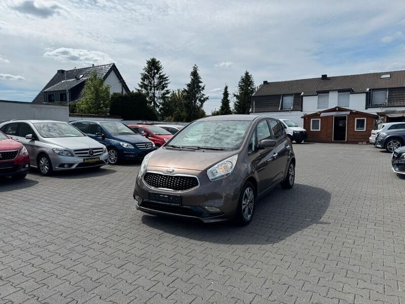 Braun Gebraucht 2015 Kia Venga DREAM-TEAM Edition Kleinwagen | 8.490 € (Guter Preis) - Bild 1/4