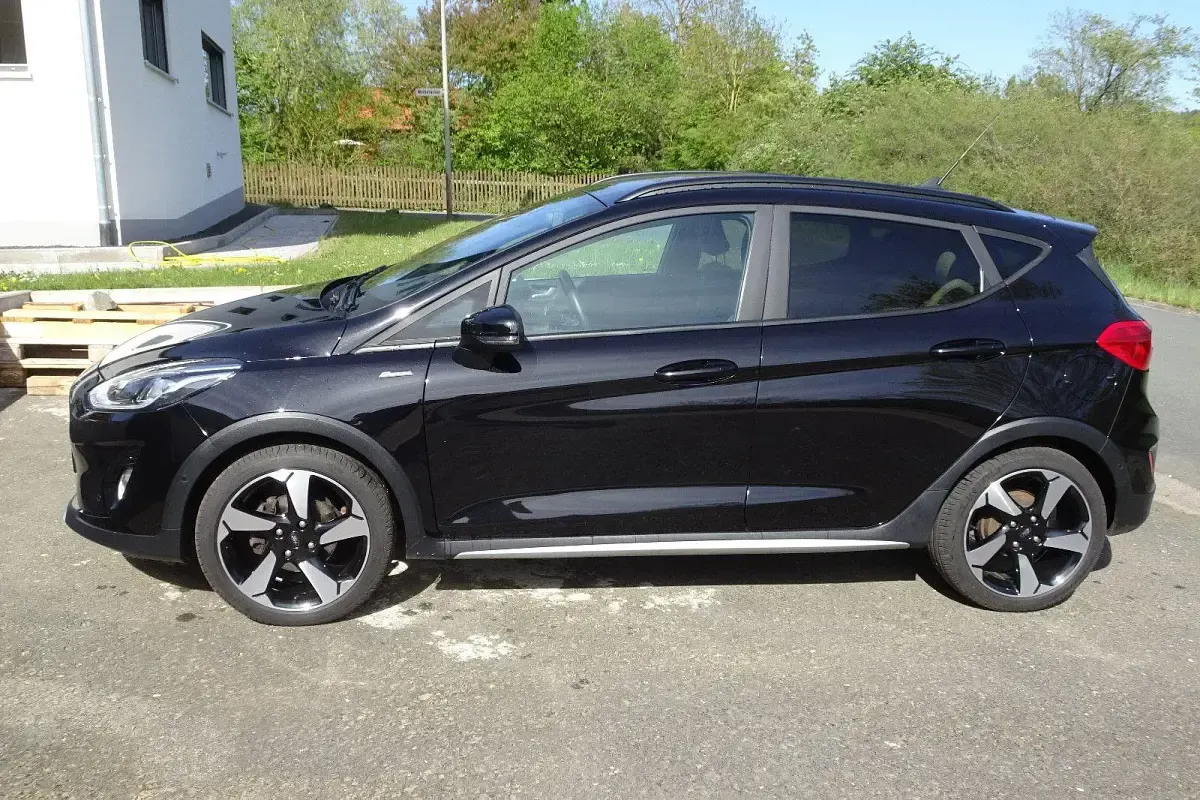 Gebraucht Ford Fiesta Active 125 PS (91 kW) 2020 Schwarz Kleinwagen