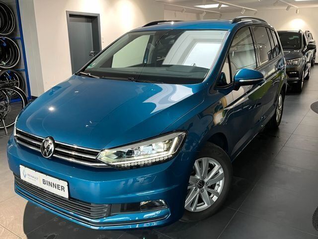 Blau Gebraucht 2021 VW Touran Comfortline Van / Kleinbus | 30.990 € (Fairer Preis) - Bild 1/4