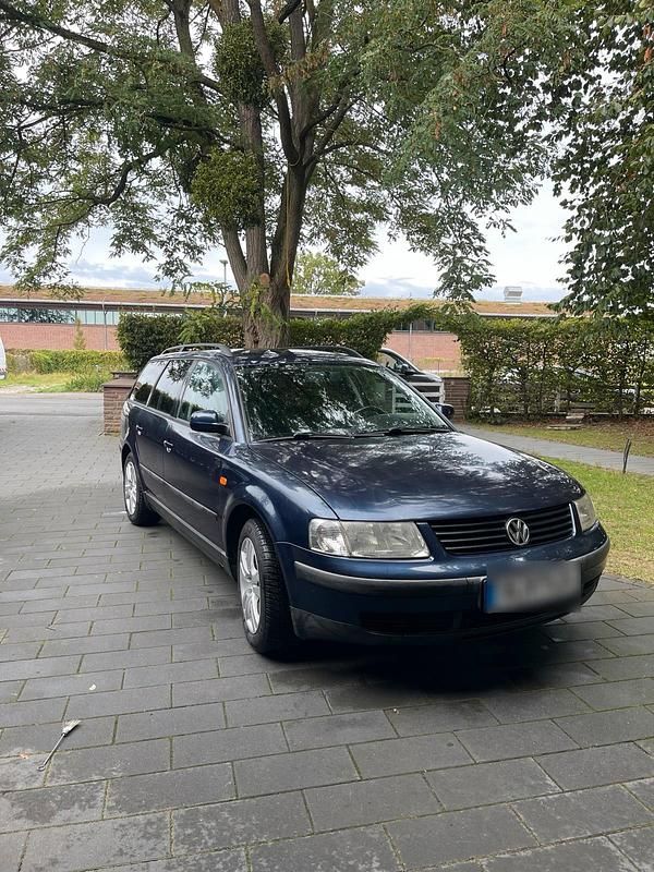 Blau Gebraucht 1997 VW Passat Kombi | 1.500 € (Fairer Preis) - Bild 1/4