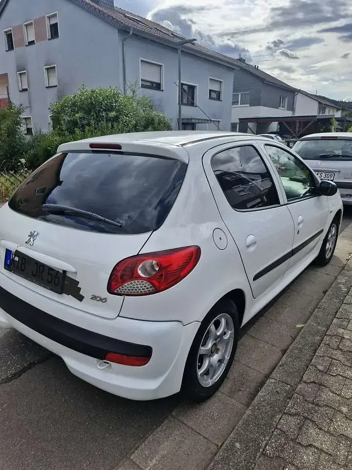 Gebraucht Peugeot 206 75 PS (55 kW) 2009 Limousine