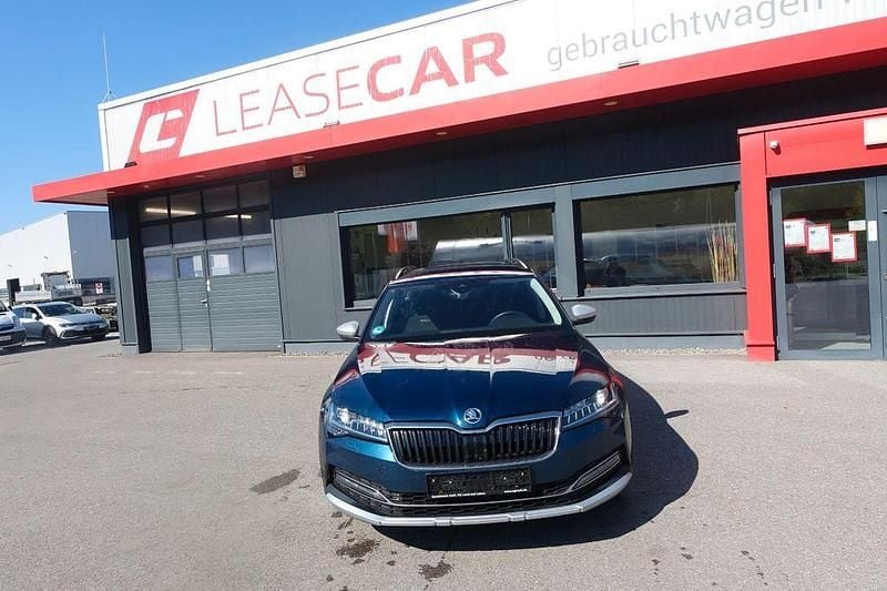 Blau Gebraucht 2022 Skoda Superb Scout 4x4 Kombi | 22.788 € (Etwas zu teuer) - Bild 1/4