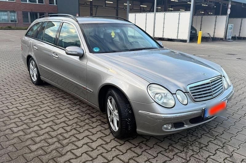 Gebraucht Mercedes E240 Elegance 177 PS (130 kW) 2003 Grau Kombi