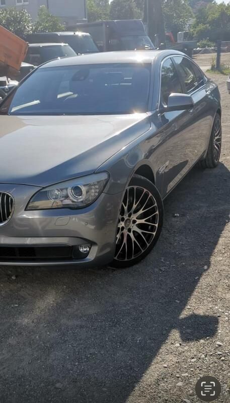 Grau Gebraucht 2009 BMW 750 Performance Limousine | 12.000 € (Superpreis) - Bild 1/4