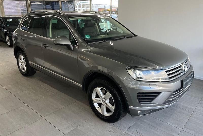 Gebraucht VW Touareg 262 PS (192 kW) 2016 Grau SUV