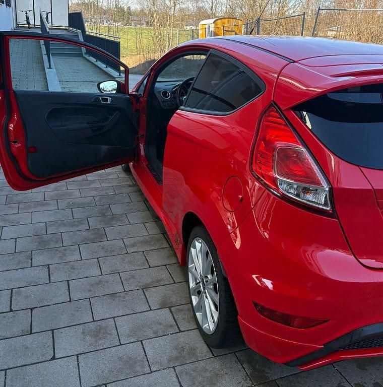 Gebraucht Ford Fiesta ST 182 PS (133 kW) 2015 Rot Kleinwagen