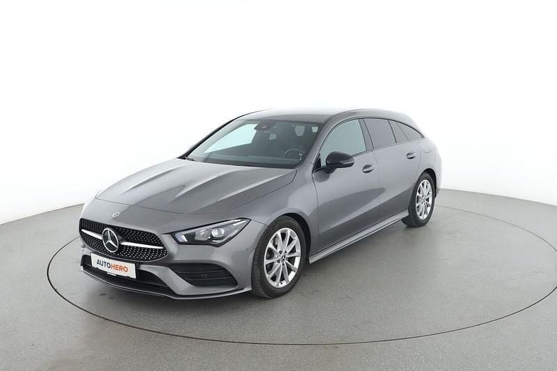 Grau Gebraucht 2021 Mercedes CLA200 Shooting Brake AMG line Kombi | 27.960 € (Fairer Preis) - Bild 1/3