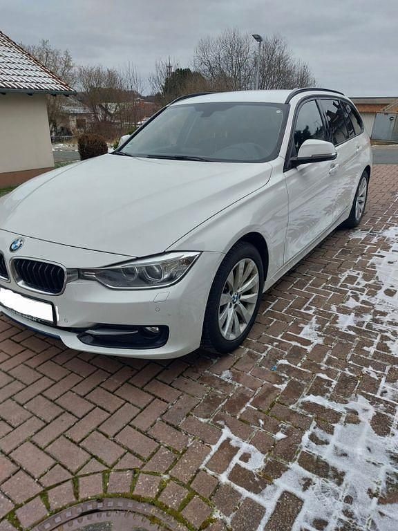 Gebraucht BMW 320 Sport Line 184 PS (135 kW) 2014 Weiß Kombi