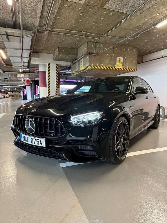 Schwarz Gebraucht 2023 Mercedes E63S AMG AMG Limousine | 122.300 € (Teuer) - Bild 1/4