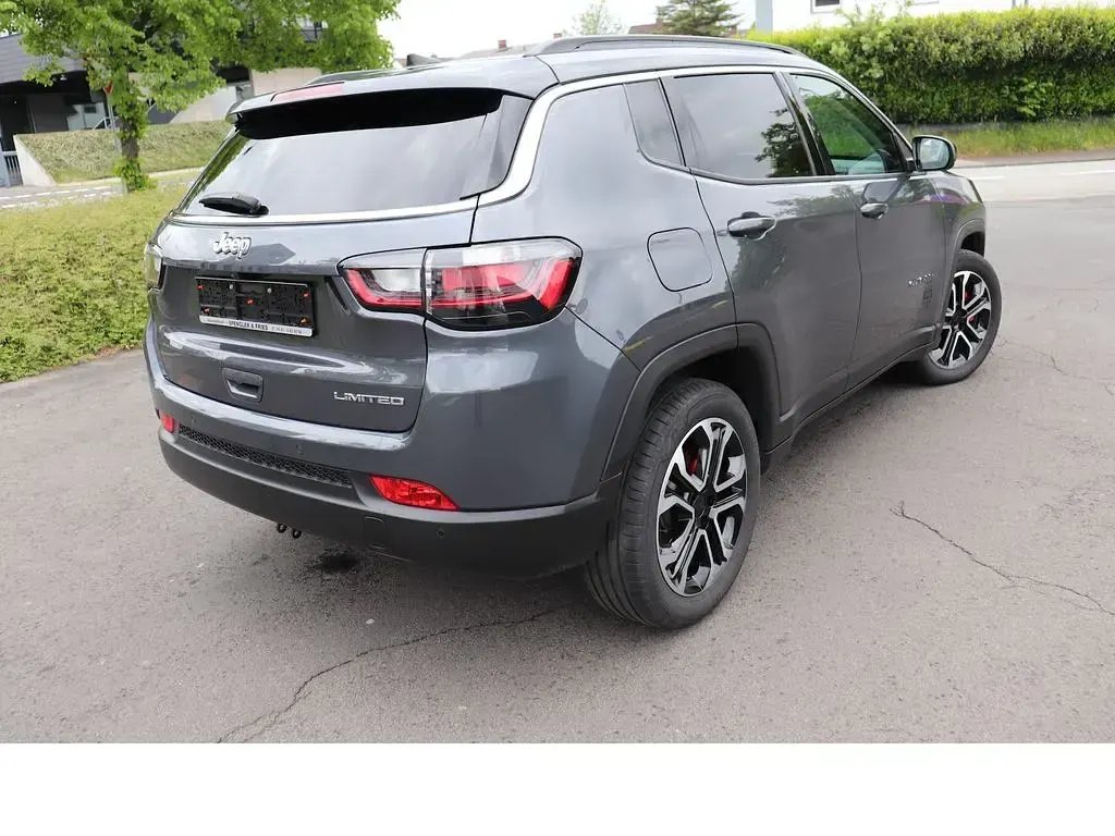 Gebraucht Jeep Compass Limited 131 PS (96 kW) 2023 Grau SUV
