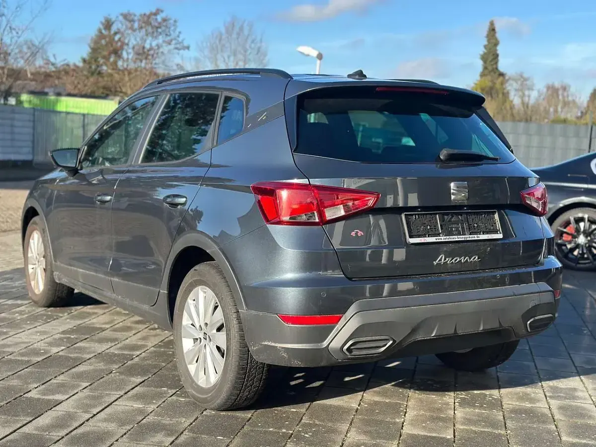 Gebraucht Seat Arona Style 95 PS (69 kW) 2023 Grau SUV