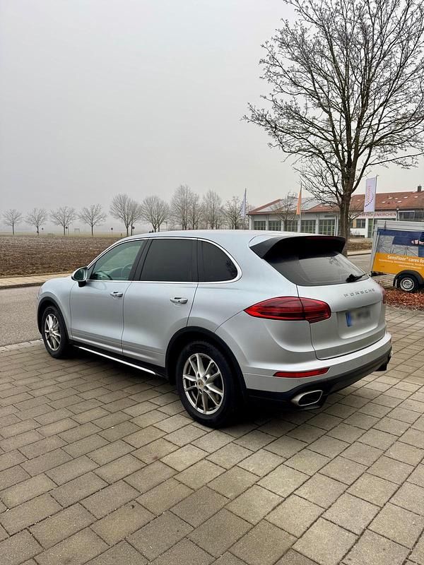 Gebraucht Porsche Cayenne 262 PS (192 kW) 2015 Silber SUV