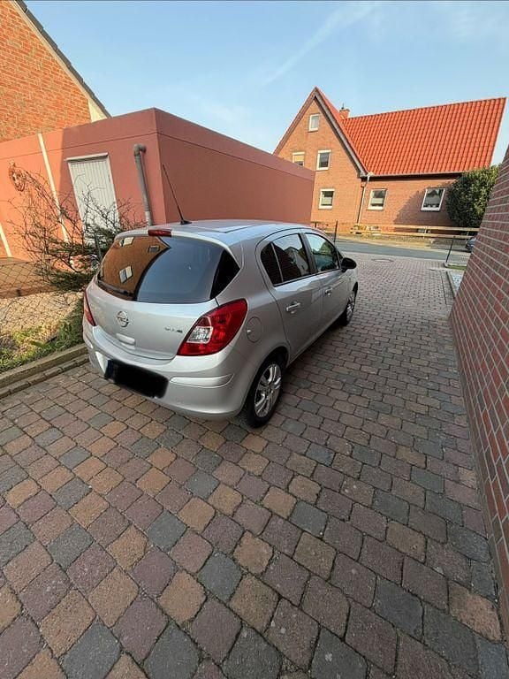 Gebraucht Opel Corsa Edition 75 PS (55 kW) 2013 Silber Kleinwagen