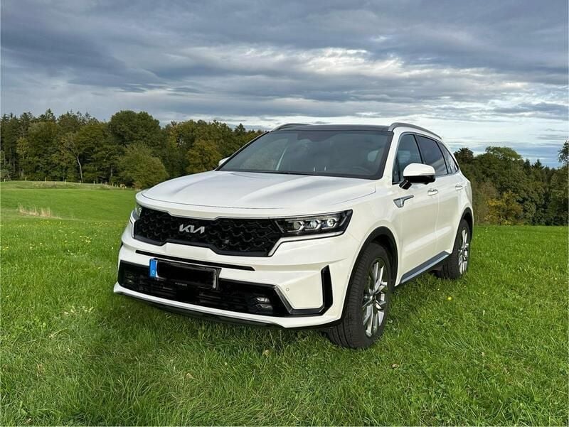 Weiß Gebraucht 2022 Kia Sorento SUV | 42.500 € (Teuer) - Bild 1/4