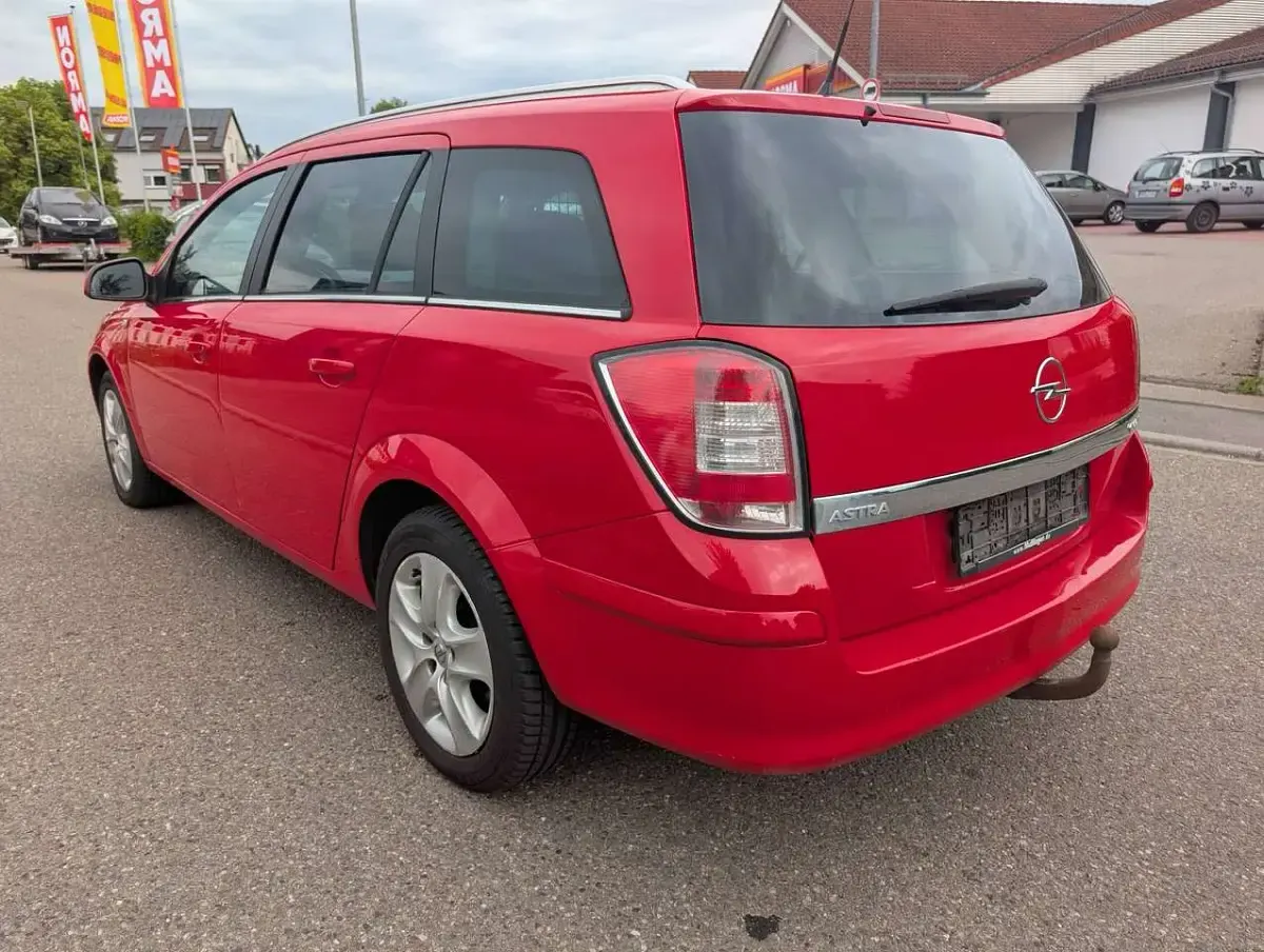 Gebraucht Opel Astra Edition 110 PS (80 kW) 2010 Power rot/traffic red ral3020 Kombi